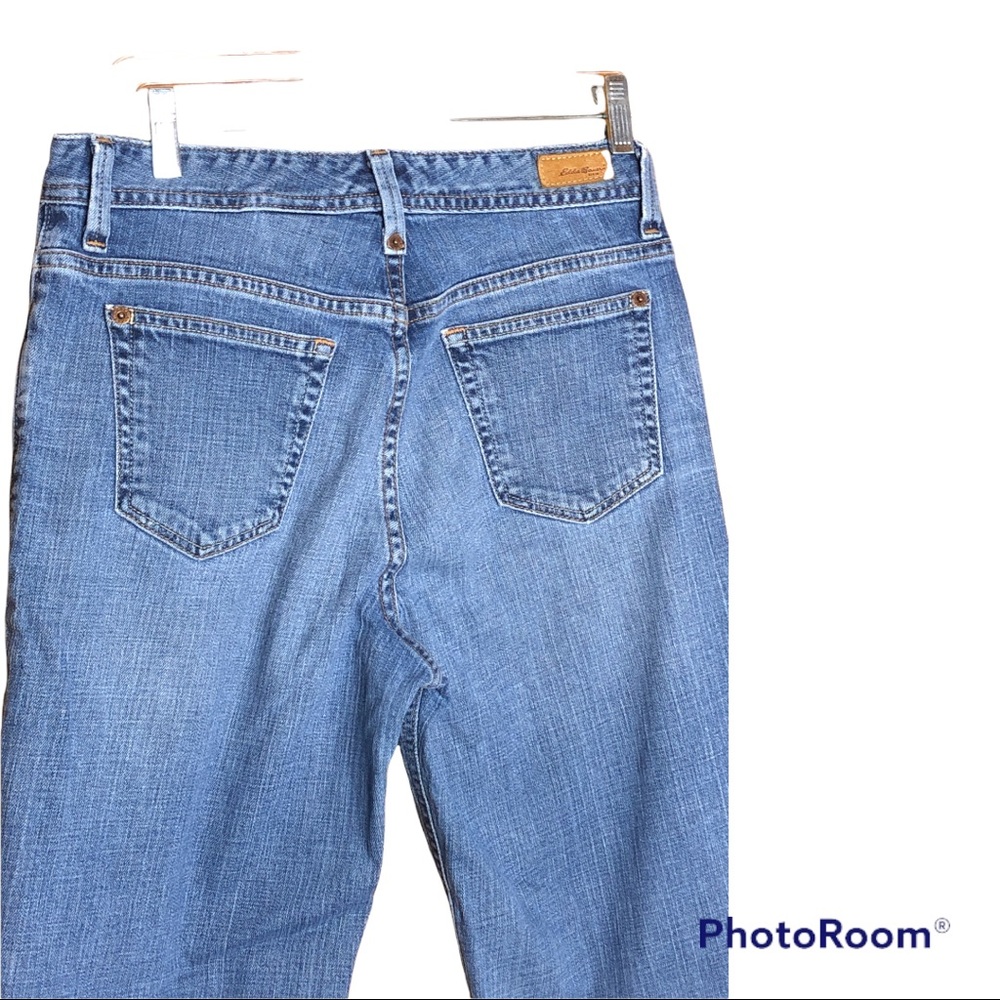 Medium wash ladies 6S jeans Eddie Bauer Natural Fit